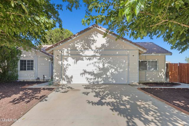 44111 Acacia Street, Lancaster, CA 93535