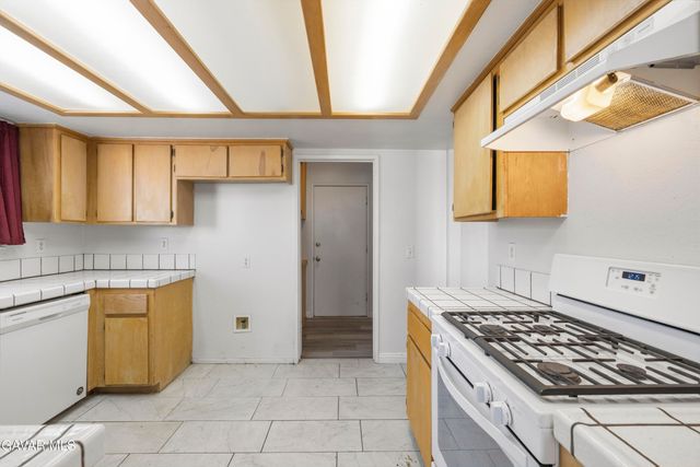 44111 Acacia Street, Lancaster, CA 93535