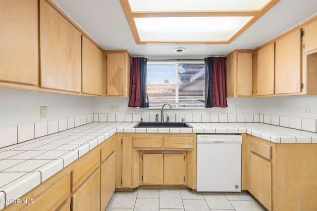 44111 Acacia Street, Lancaster, CA 93535
