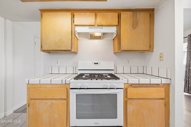 44111 Acacia Street, Lancaster, CA 93535