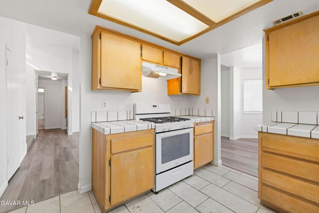 44111 Acacia Street, Lancaster, CA 93535