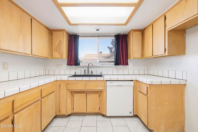 44111 Acacia Street, Lancaster, CA 93535