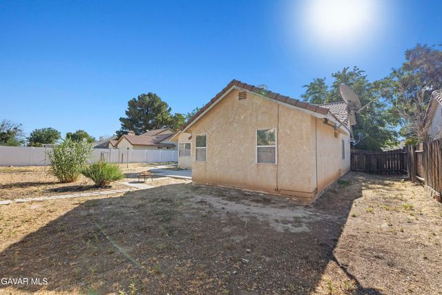 44111 Acacia Street, Lancaster, CA 93535