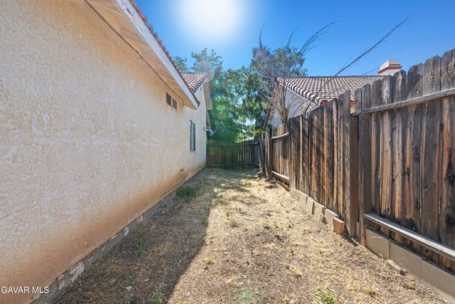 44111 Acacia Street, Lancaster, CA 93535