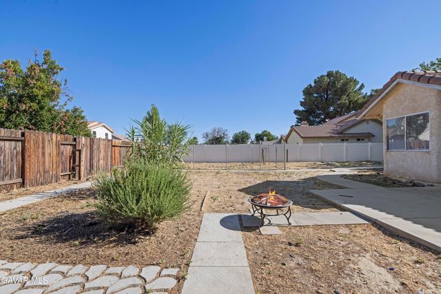 44111 Acacia Street, Lancaster, CA 93535