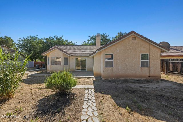 44111 Acacia Street, Lancaster, CA 93535