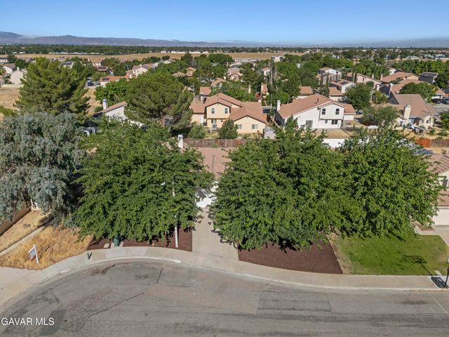 44111 Acacia Street, Lancaster, CA 93535