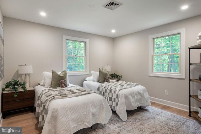 1105 TINKERHILL LN, Malvern, PA 19355