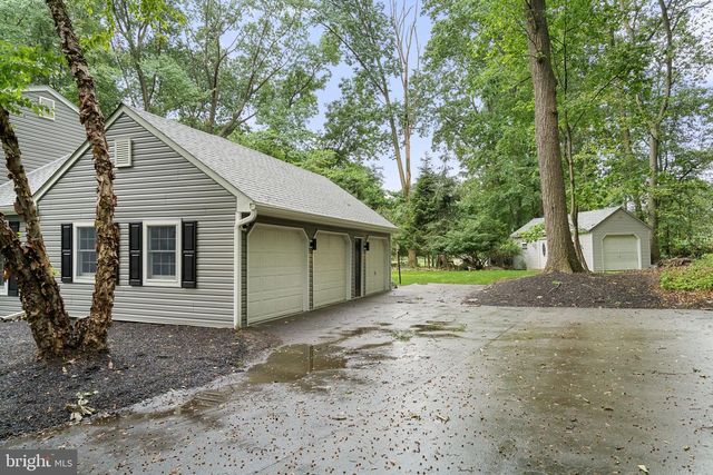 1105 TINKERHILL LN, Malvern, PA 19355