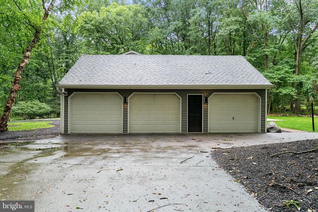 1105 TINKERHILL LN, Malvern, PA 19355