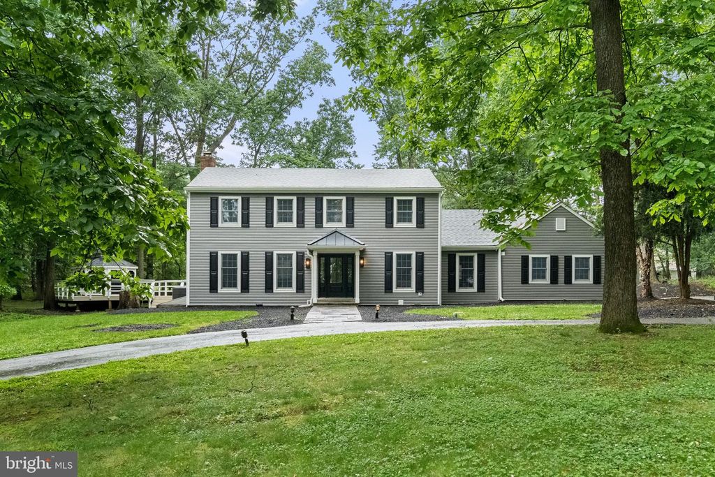1105 TINKERHILL LN, Malvern, PA 19355