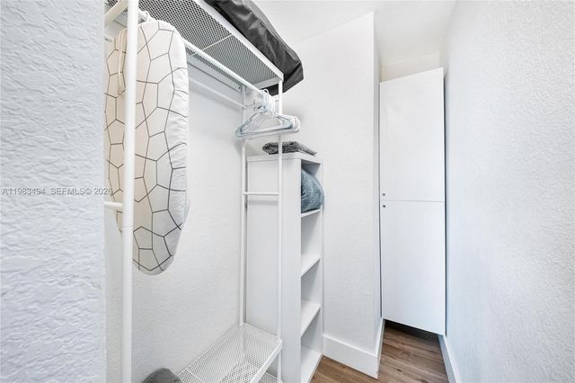 237 38th St 4, Miami Beach, FL 33140