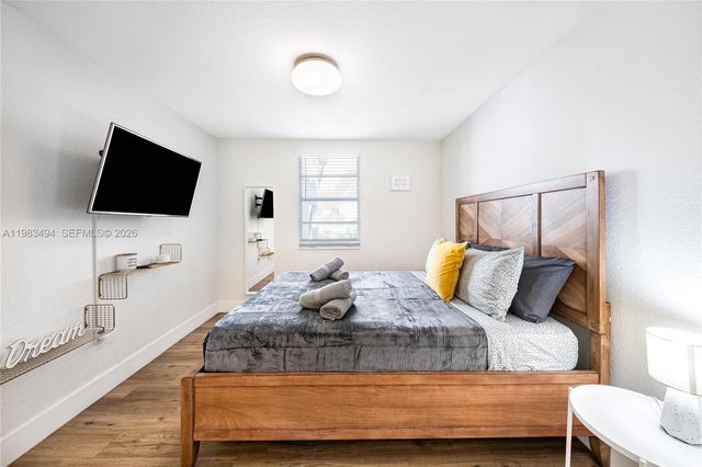 237 38th St 4, Miami Beach, FL 33140