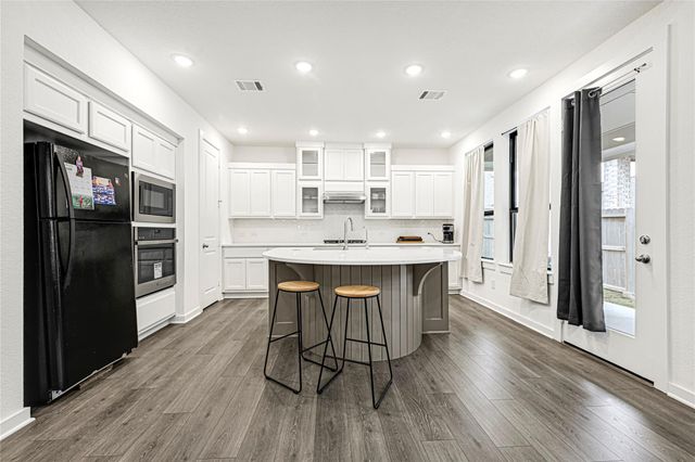 12331 Palmetto Drive, Mont Belvieu, TX 77523