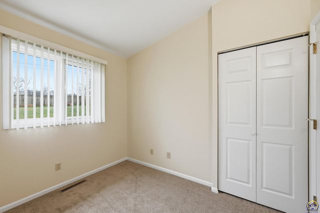 3325 SW Twilight DR, Topeka, KS 66614