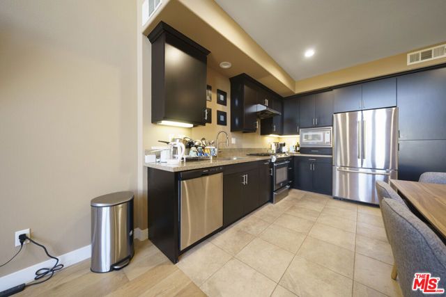 1520 W Artesia Square D, Gardena, CA 90248