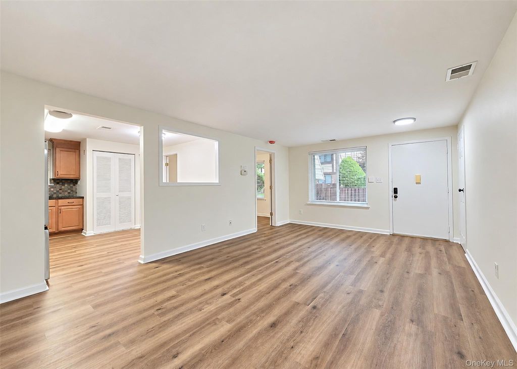 88 Glenn Hollow Drive GlenHollow, Port Jefferson Station, NY 11776 — photo 3