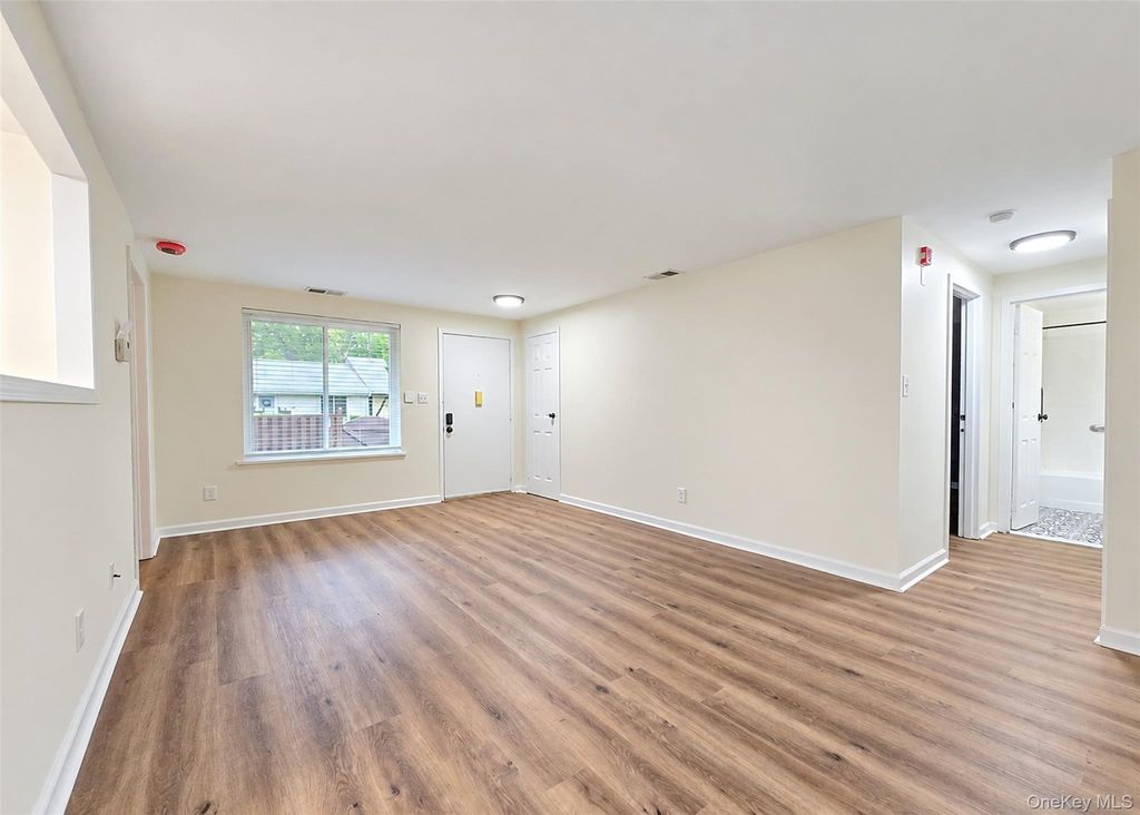 88 Glenn Hollow Drive GlenHollow, Port Jefferson Station, NY 11776 — photo 5