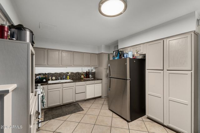 6952 W WOLF Street, Phoenix, AZ 85033