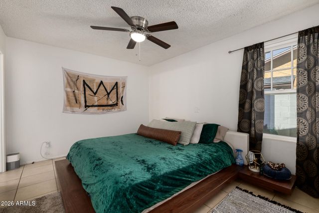 6952 W WOLF Street, Phoenix, AZ 85033