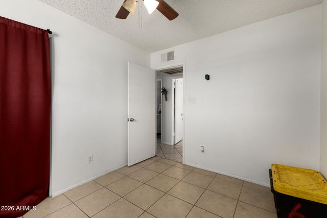 6952 W WOLF Street, Phoenix, AZ 85033