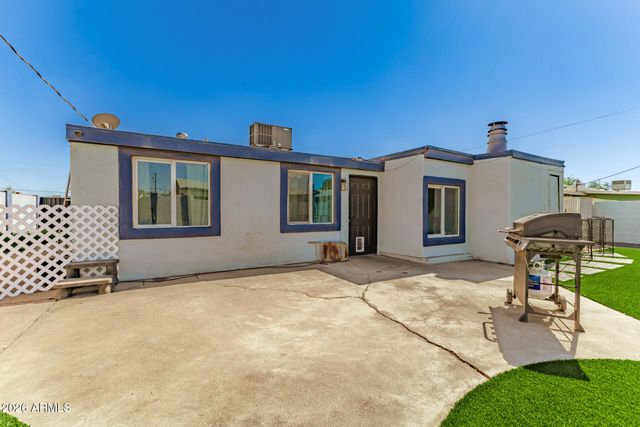 6952 W WOLF Street, Phoenix, AZ 85033