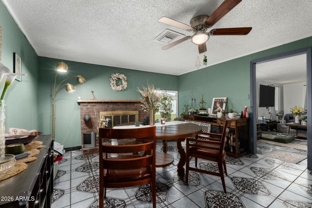 6952 W WOLF Street, Phoenix, AZ 85033