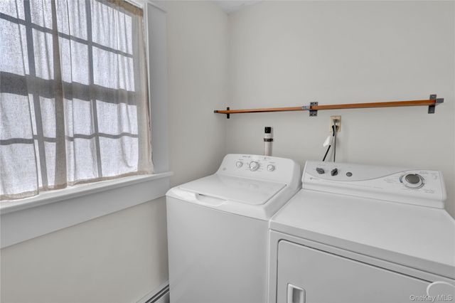 31 Hiawatha Drive, Brightwaters, NY 11718