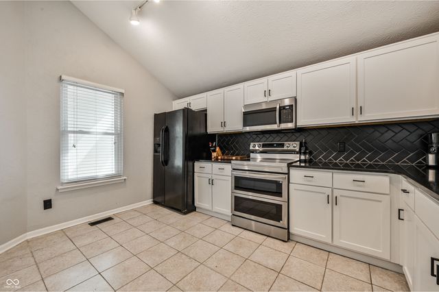 9516 Aberdare Drive, Indianapolis, IN 46250