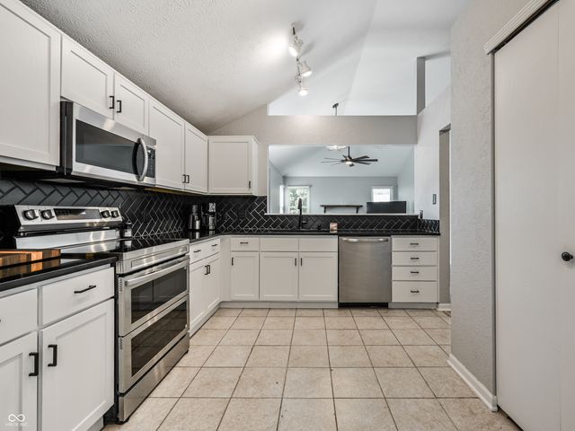 9516 Aberdare Drive, Indianapolis, IN 46250