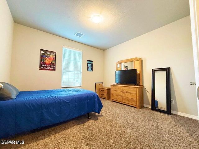 2245 Small Mountain Place, El Paso, TX 79911