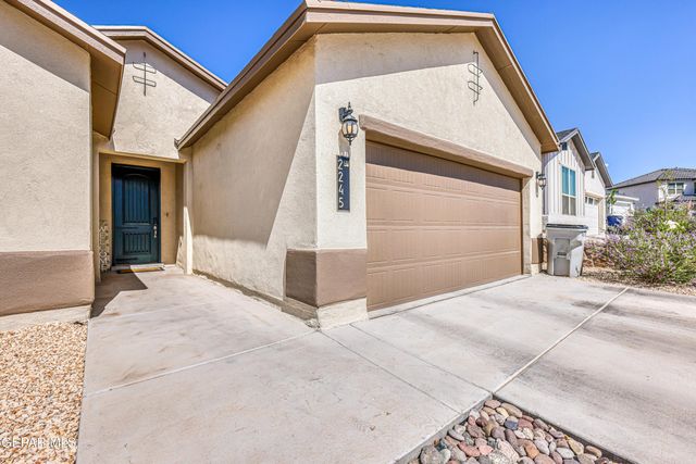 2245 Small Mountain Place, El Paso, TX 79911