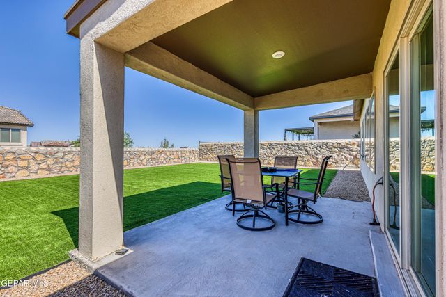2245 Small Mountain Place, El Paso, TX 79911
