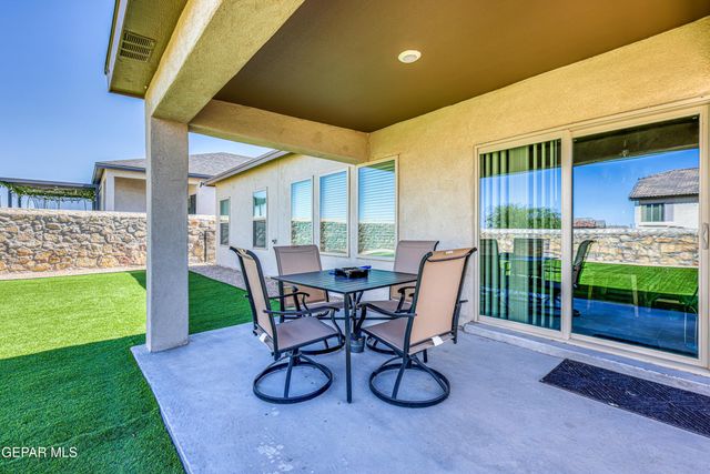 2245 Small Mountain Place, El Paso, TX 79911