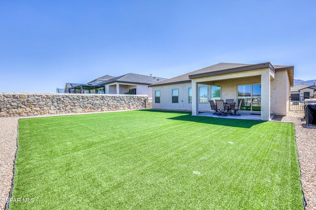 2245 Small Mountain Place, El Paso, TX 79911