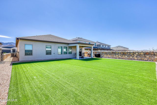 2245 Small Mountain Place, El Paso, TX 79911