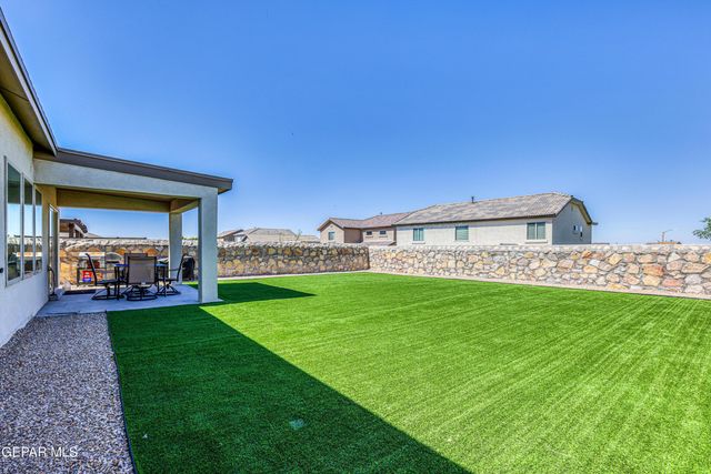 2245 Small Mountain Place, El Paso, TX 79911