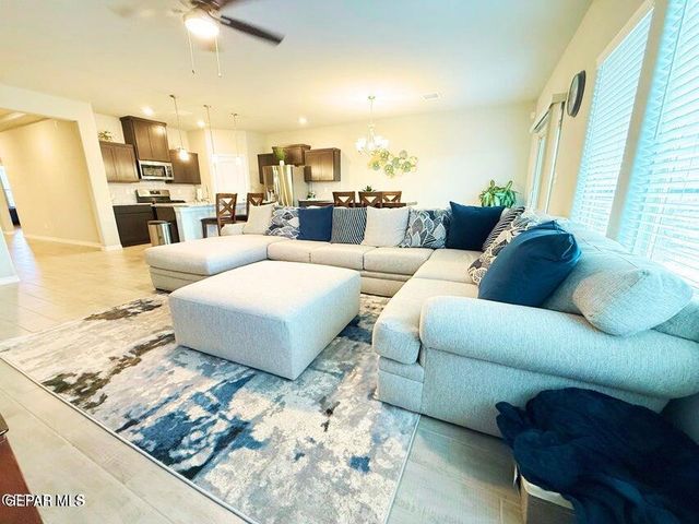 2245 Small Mountain Place, El Paso, TX 79911