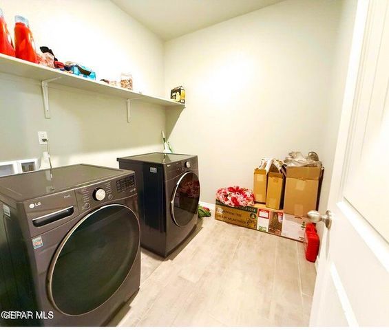 2245 Small Mountain Place, El Paso, TX 79911