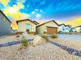 2245 Small Mountain Place, El Paso, TX 79911