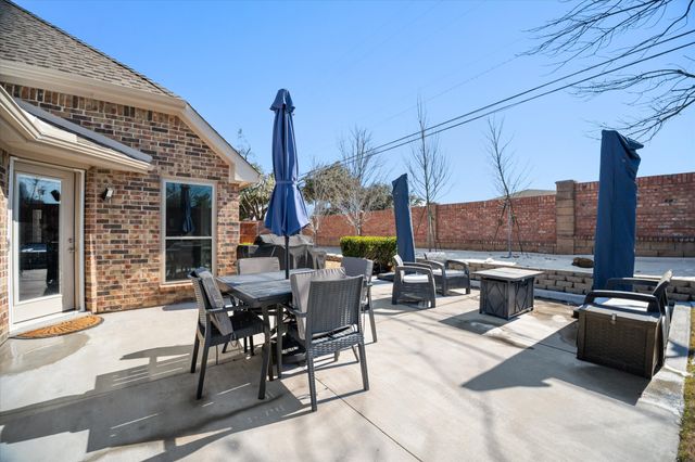 132 Arbor Glen Drive, Euless, TX 76039