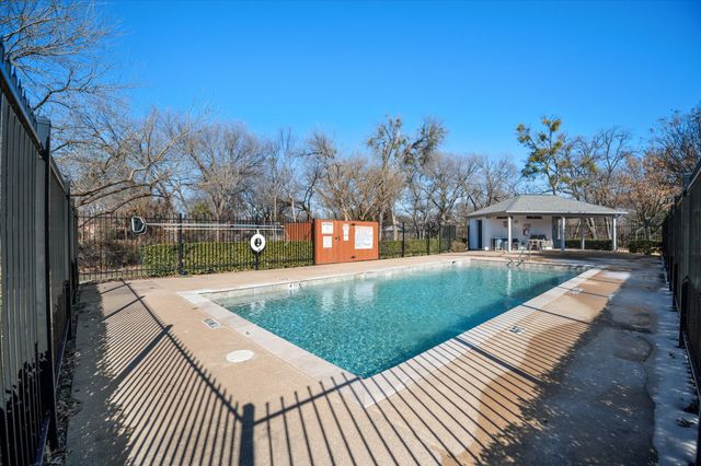 132 Arbor Glen Drive, Euless, TX 76039