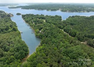 8930 Island Point Road 117, Charlotte, NC 28278