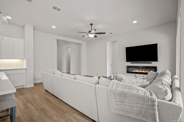 1847 Weinnacht, New Braunfels, TX 78132