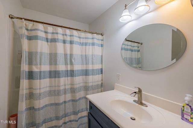 3216 Brownlow Road, Kingsport, TN 37660