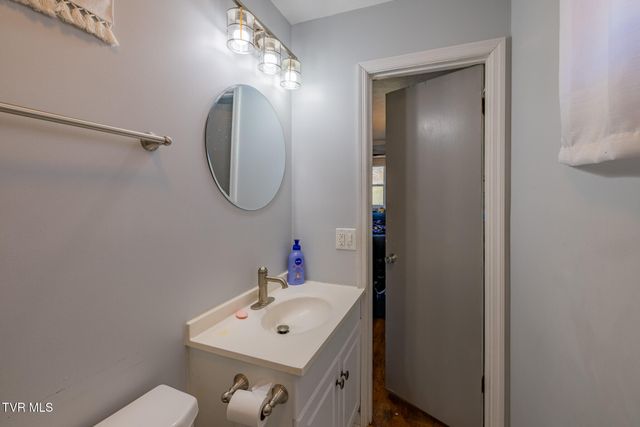 3216 Brownlow Road, Kingsport, TN 37660