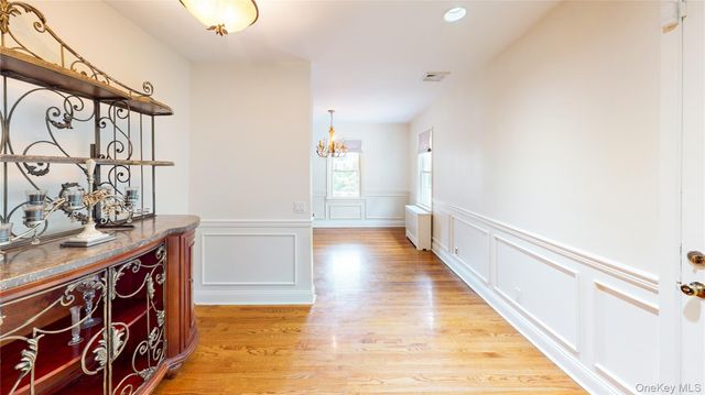 11 E Webster Street, Merrick, NY 11566