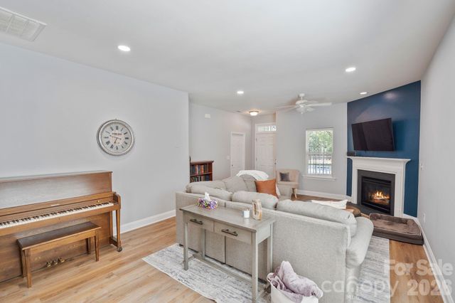 19303 Pocono Lane, Cornelius, NC 28031