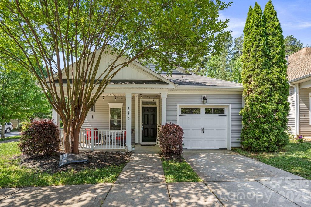 19303 Pocono Lane, Cornelius, NC 28031