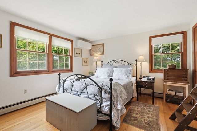 73 N Maple St, Hadley, MA 01035